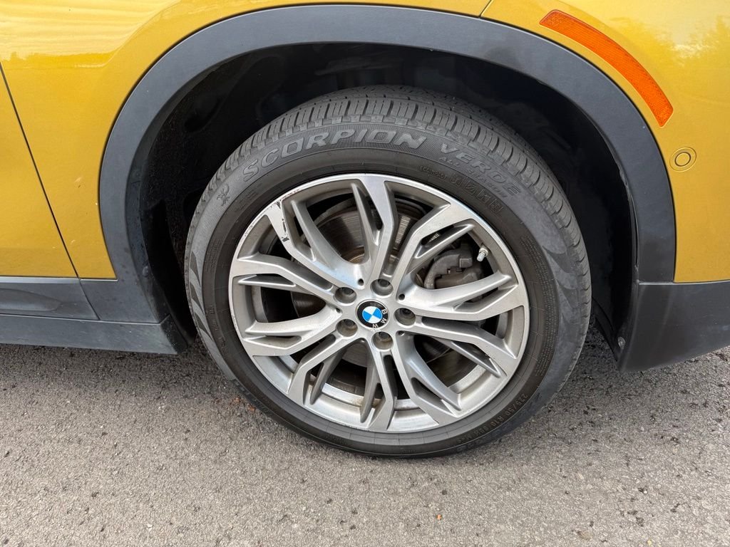 Used 2018 Galvanic Gold Metallic BMW xDrive28i image 25