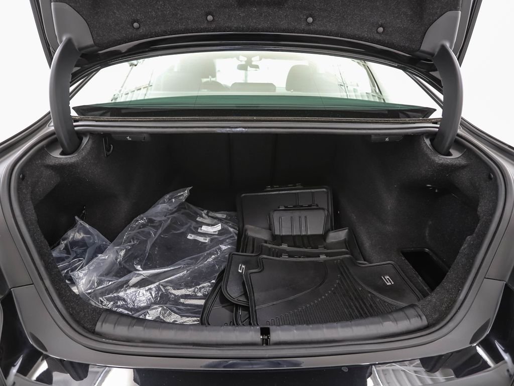 Used 2023 Black Sapphire Metallic BMW 530i xDrive image 22