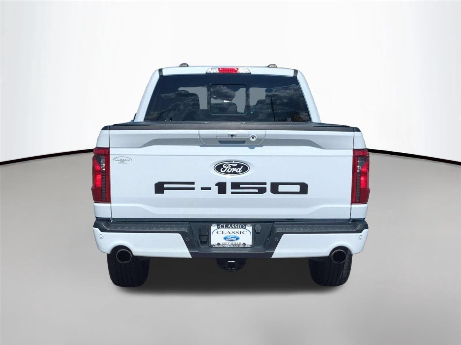 Used 2024 Oxford White Ford XLT image 4