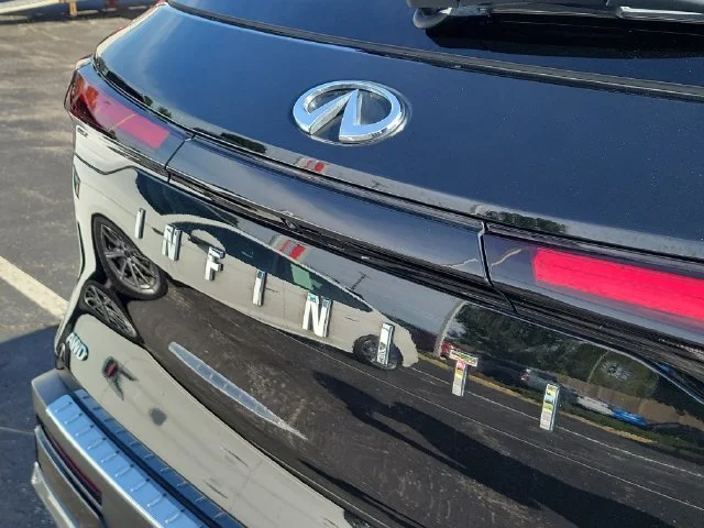 Used 2024 Black INFINITI Sensory image 5