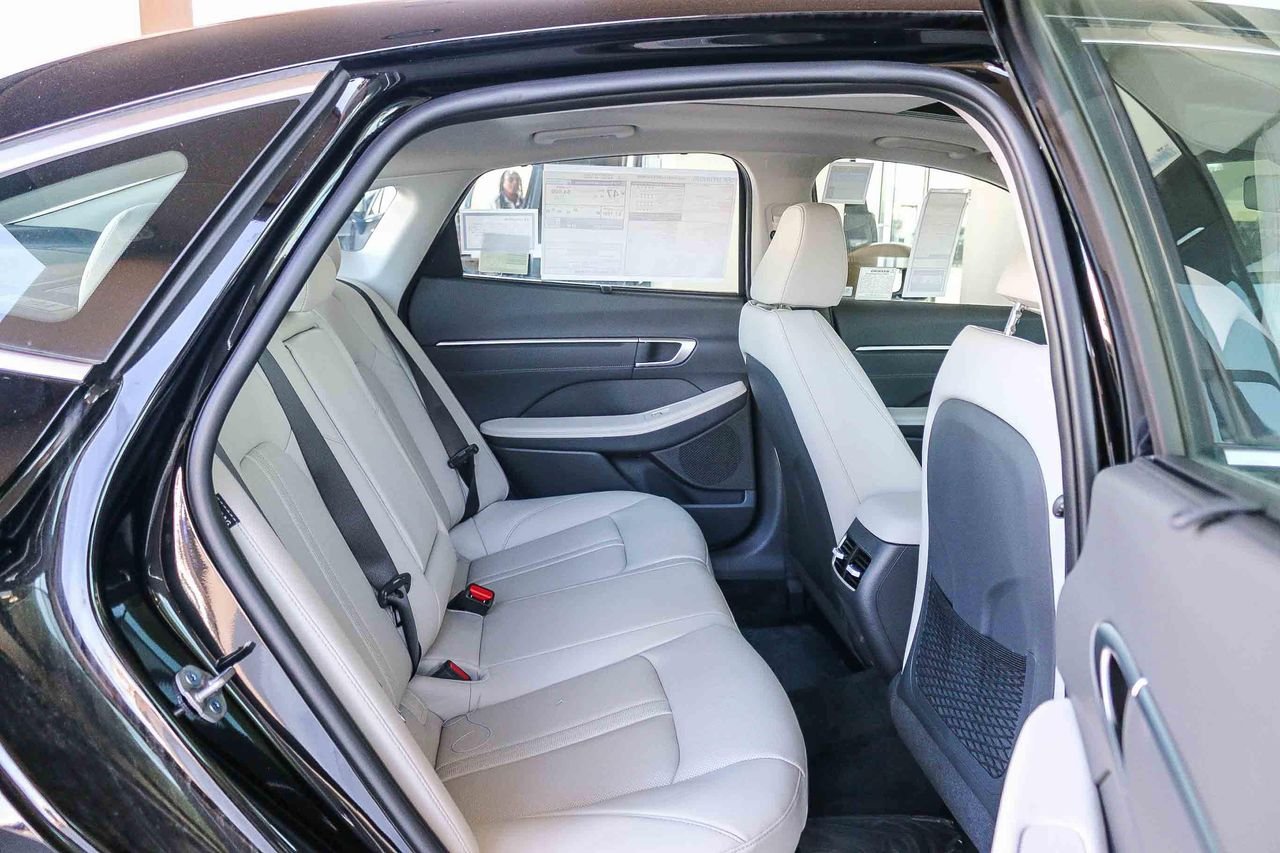 New 2025 Black Hyundai Limited image 18