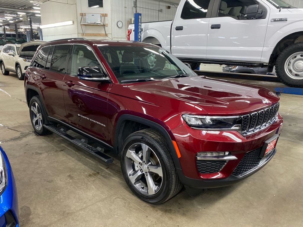 Used 2025 Jeep Grand Cherokee Limited with VIN 1C4RJHBG9SC292083 for sale in Fergus Falls, Minnesota