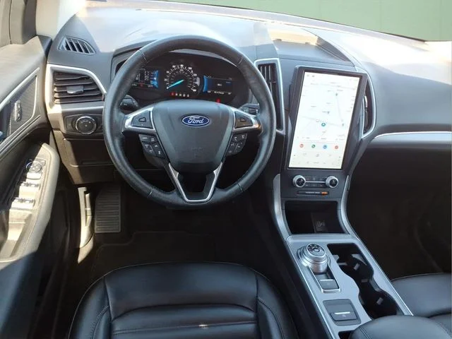 Used 2022 Silver Ford SEL image 18