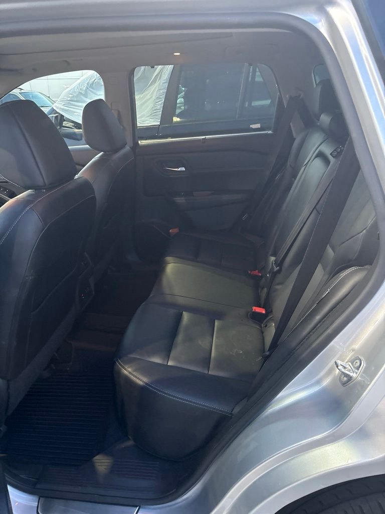 Used 2022 Silver Nissan SL image 4