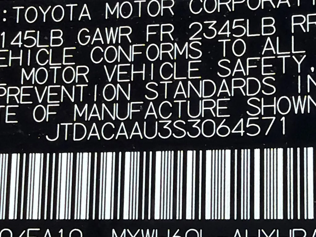 Used 2025  Toyota Limited image 34