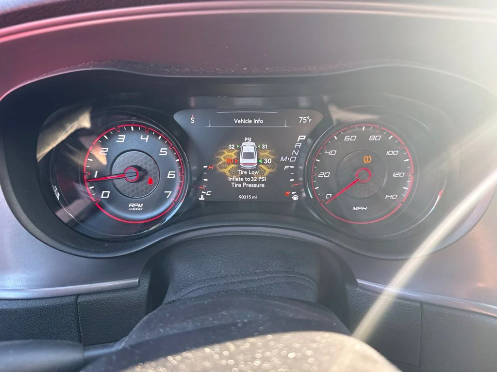 Used 2023 White Dodge SXT image 7
