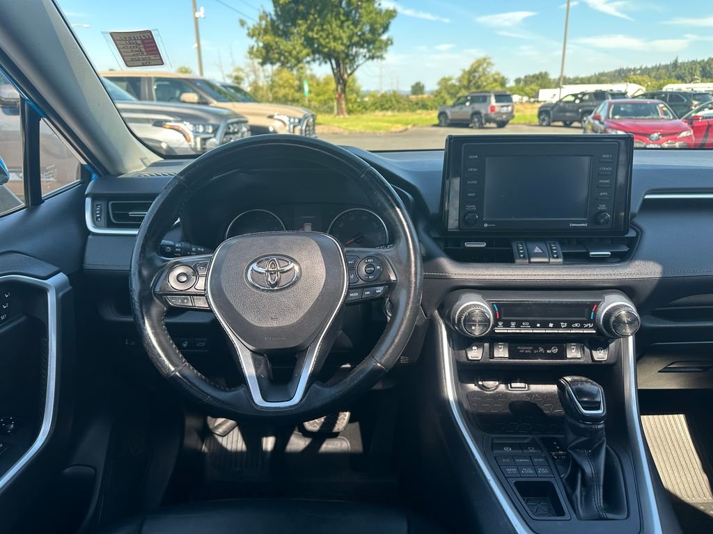 Used 2021 Blue Toyota XLE Premium image 15