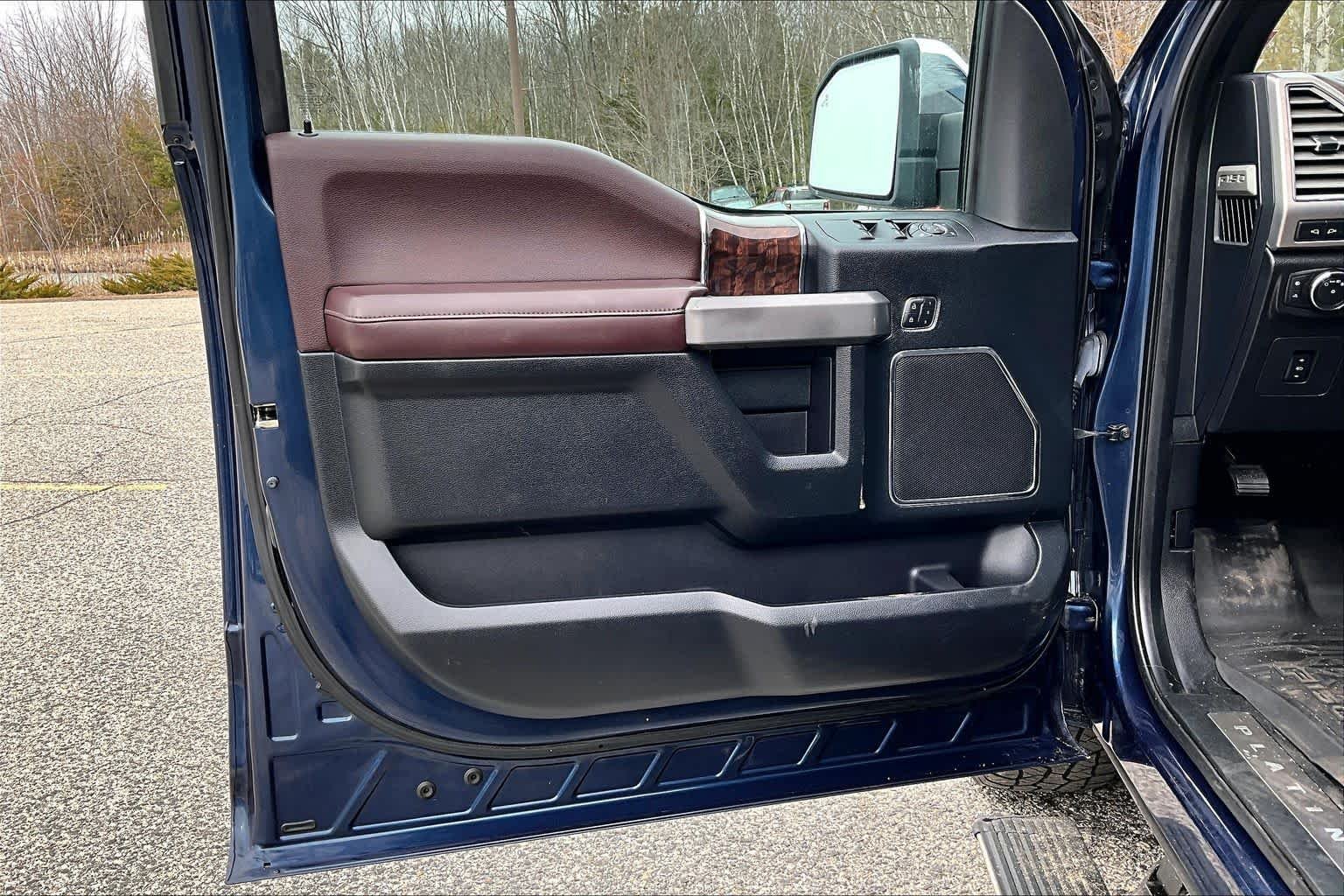 Used 2016 Blue Jeans Metallic Ford Platinum image 22
