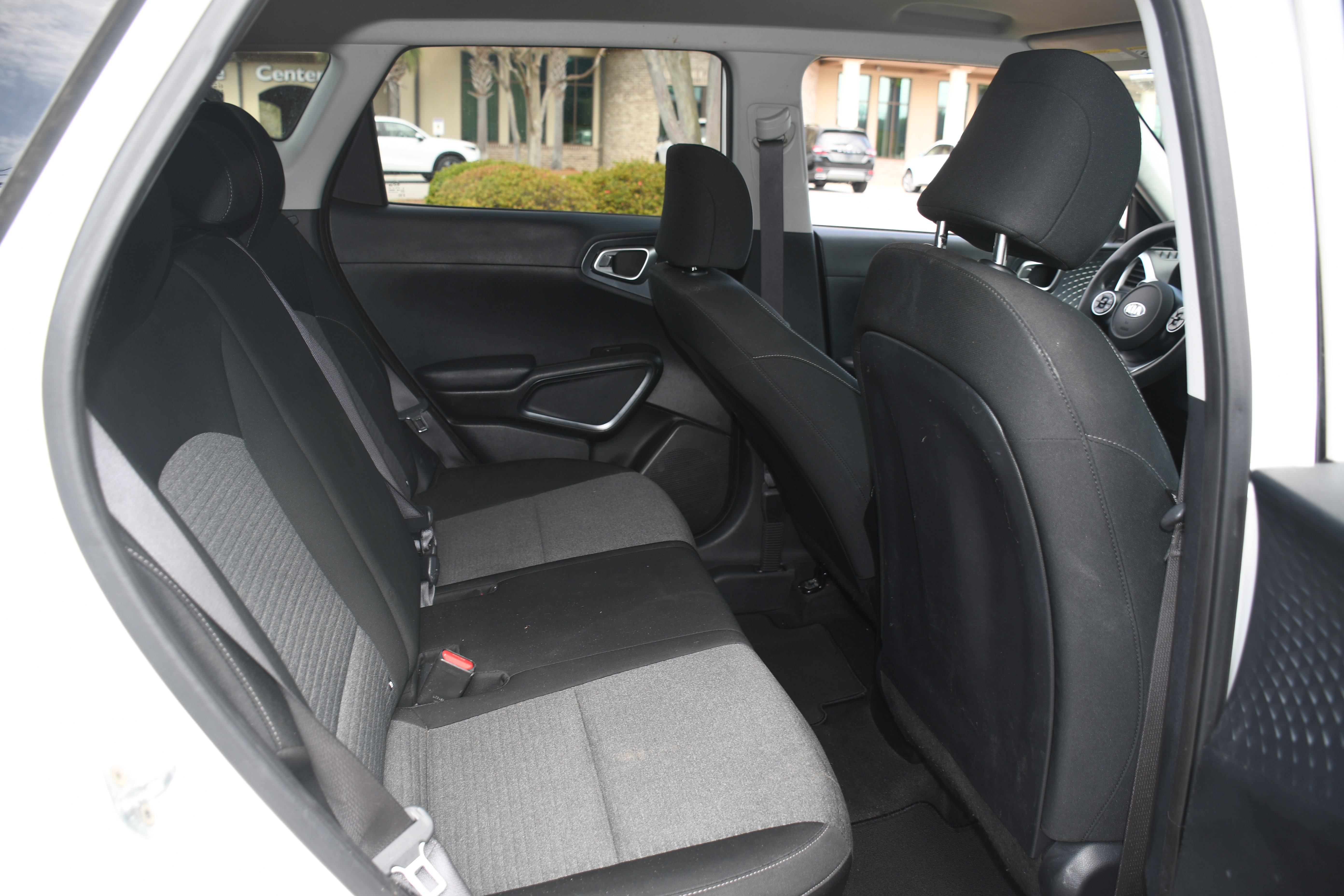 Used 2021 White Kia S image 16
