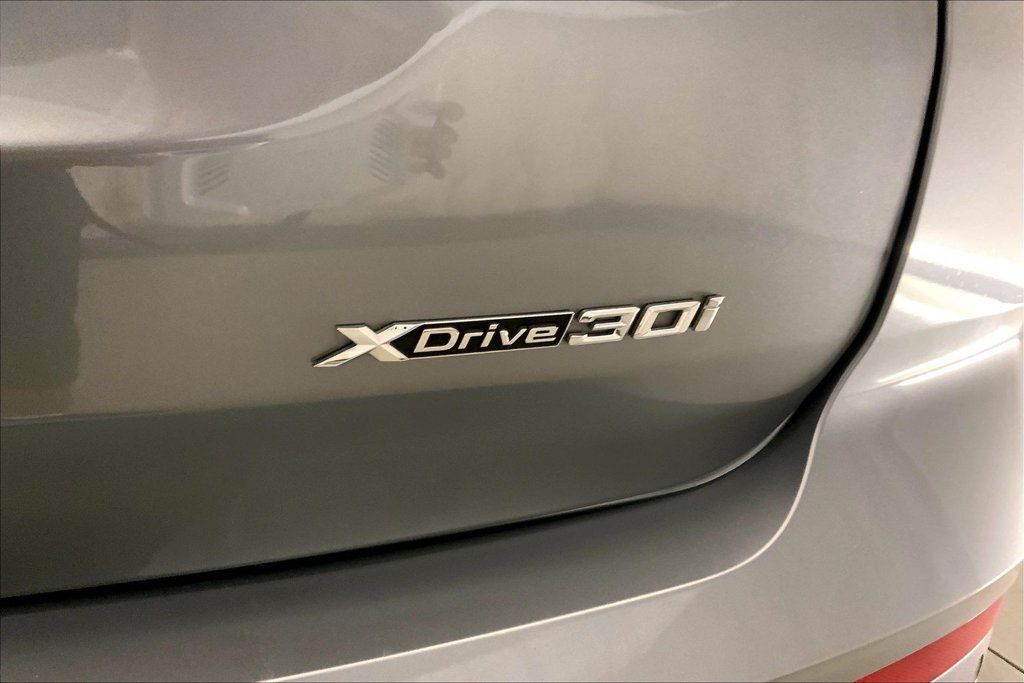 Used 2024 Skyscraper Grey Metallic BMW  image 23