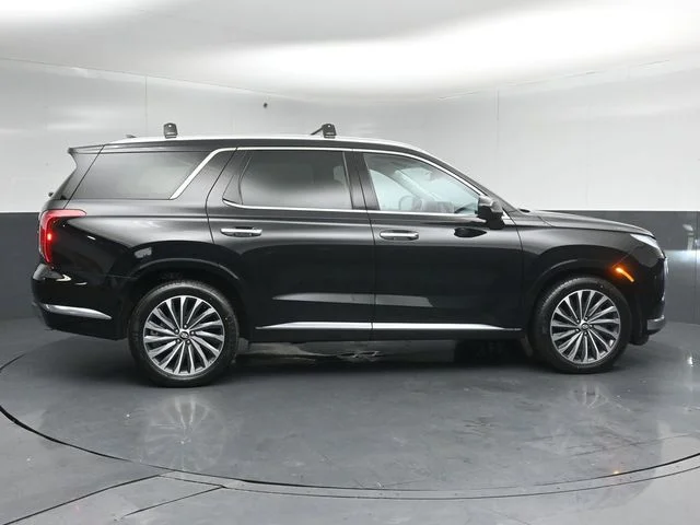 Certified Used 2025 Abyss Black Pearl Hyundai Calligraphy image 8