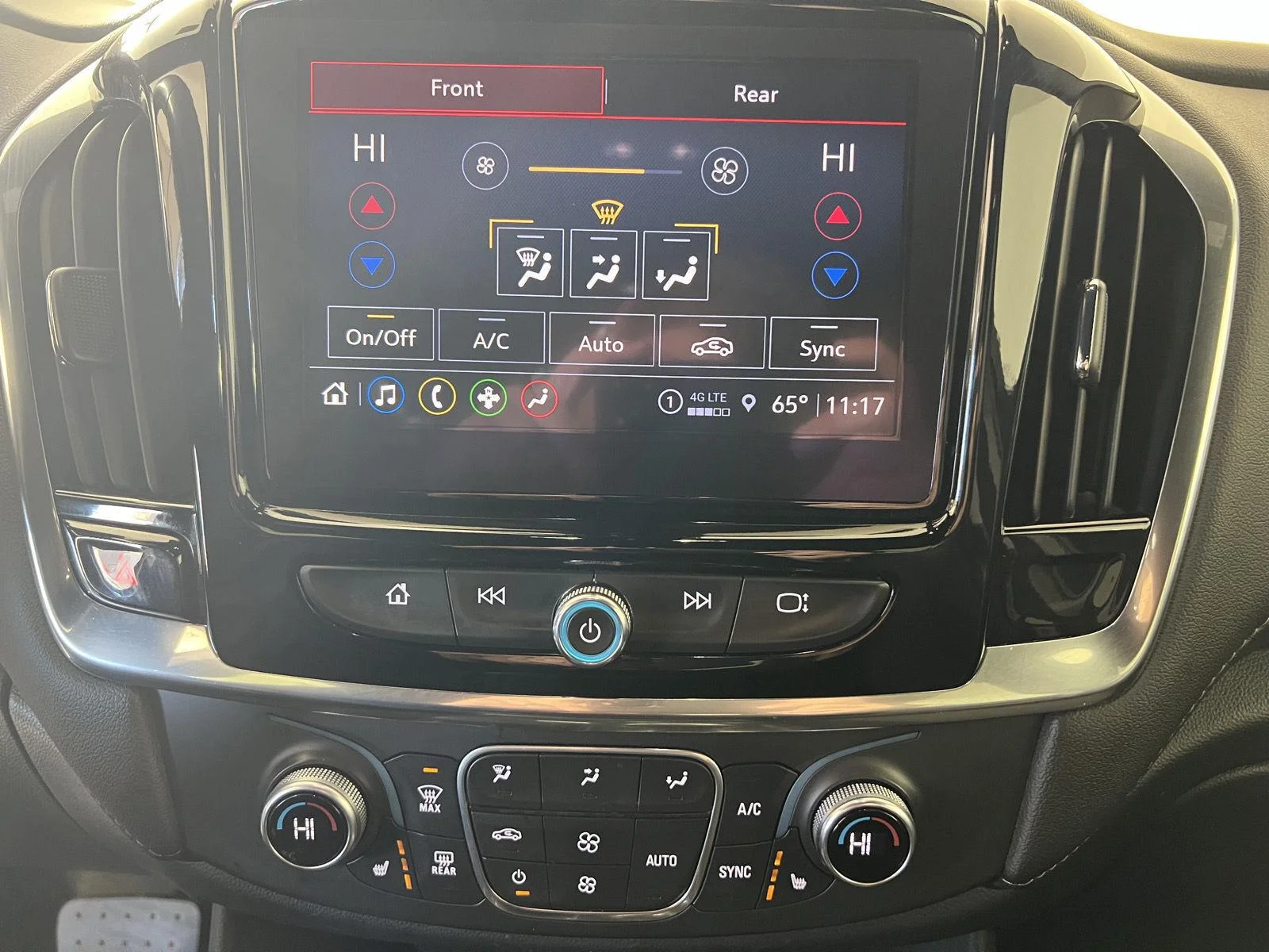 Used 2022 Silver Sage Metallic Chevrolet LT Cloth image 15