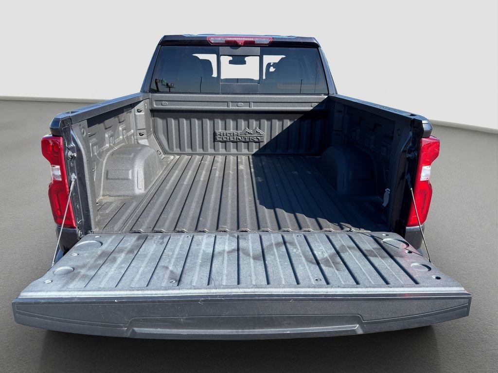 Used 2022 Gray Chevrolet High Country image 20