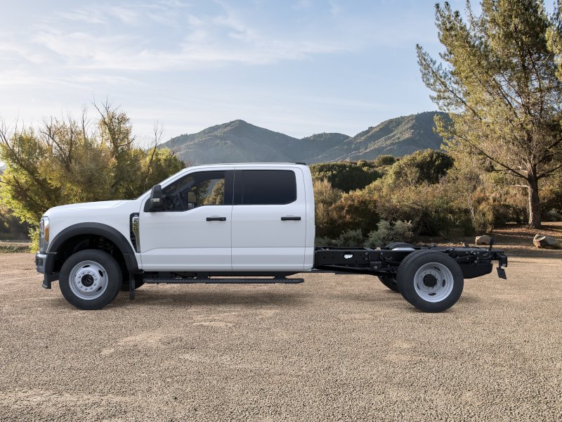 New 2026 Oxford White Ford F-550® XL image 3