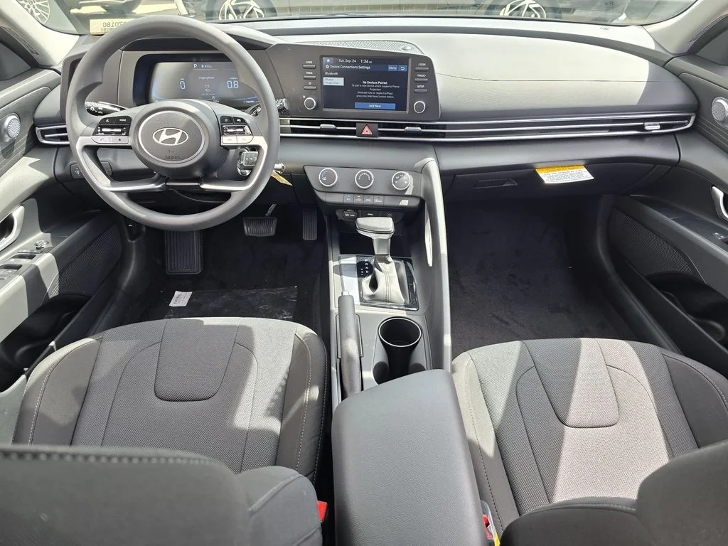 New 2026 White Hyundai SE image 21