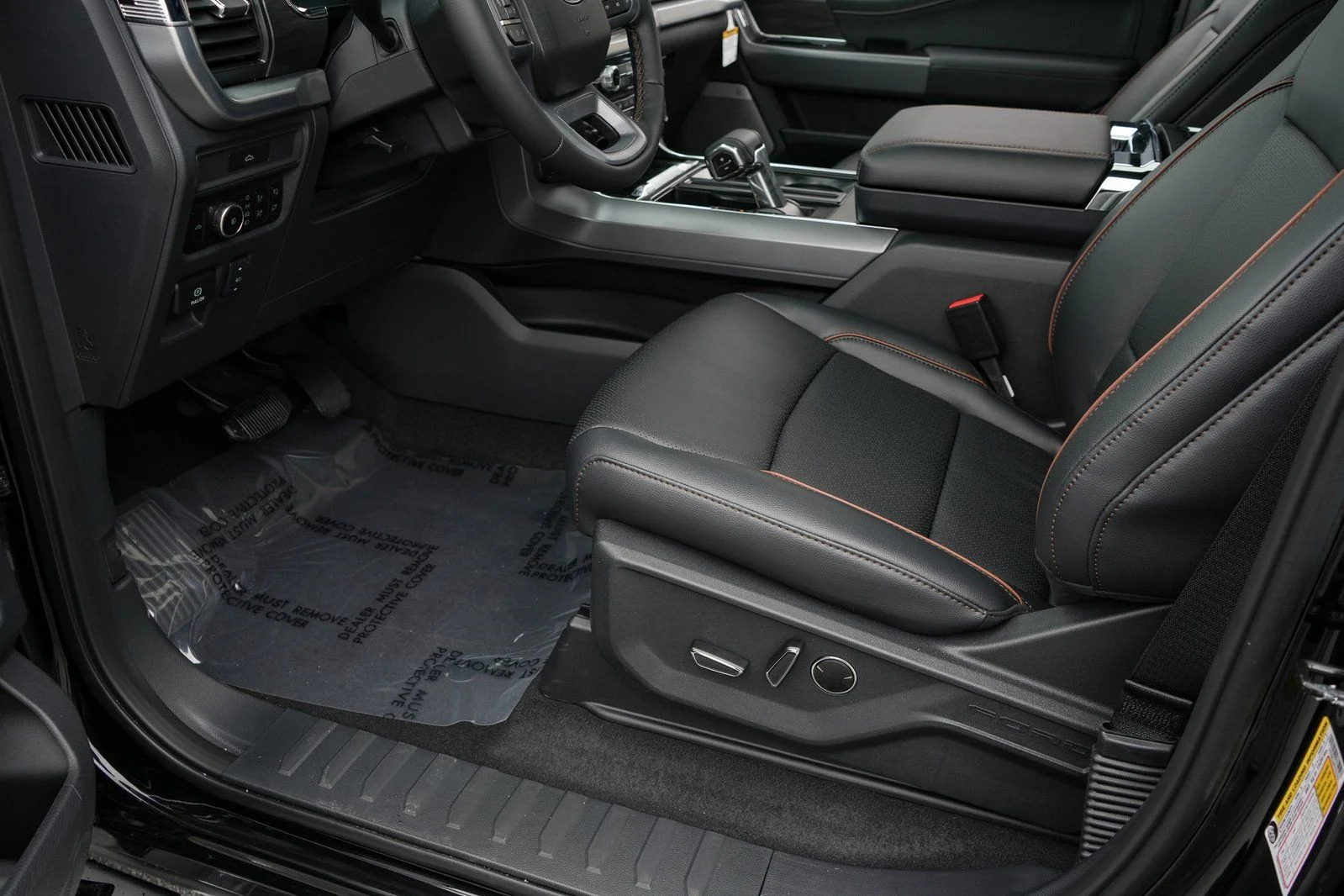 New 2026 Agate Black Metallic Ford Lariat® image 17