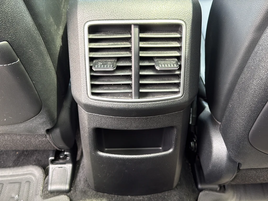 Used 2024 White Kia X-Pro image 16