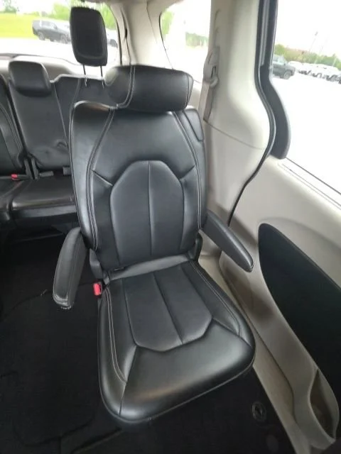 Used 2024 Silver Chrysler Touring L image 24