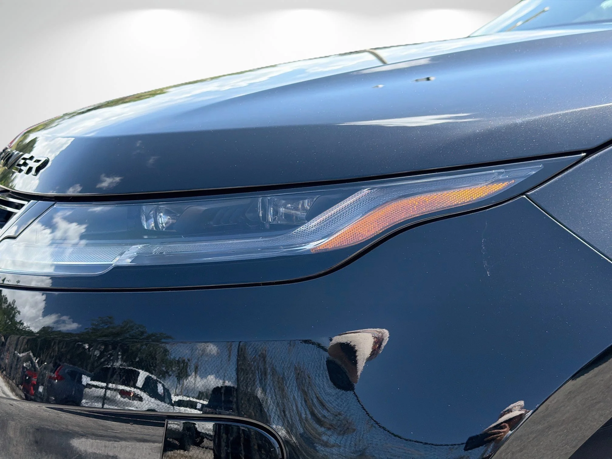 New 2026 Santorini Black Metallic Land Rover Core S image 9