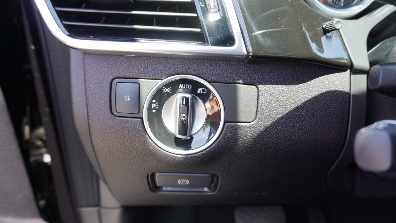 Used 2019 Black Mercedes-Benz GLS 550 image 21
