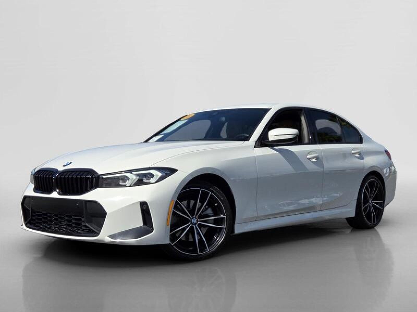 2023 BMW 3 Series 330i xDrive Sedan's photo