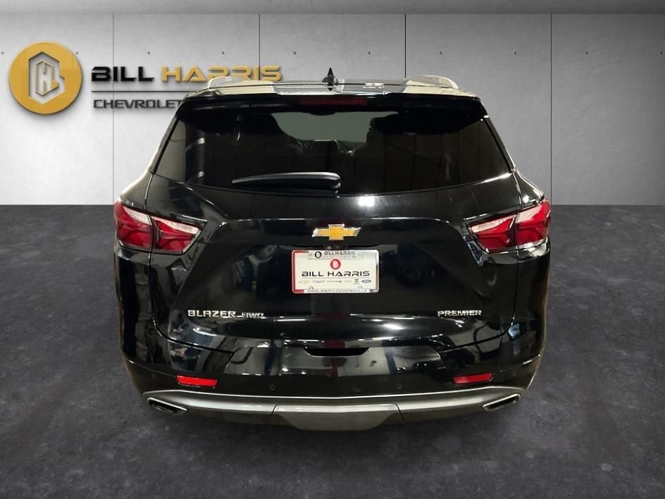 Used 2020 Black Chevrolet Premier image 13