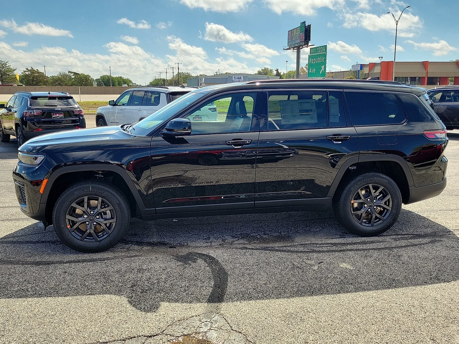 New 2027 High Gloss Black Jeep L LAREDO ALTITUDE 4X4 image 2