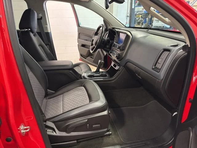 Used 2016 RED HOT Chevrolet 4WD Z71 image 14