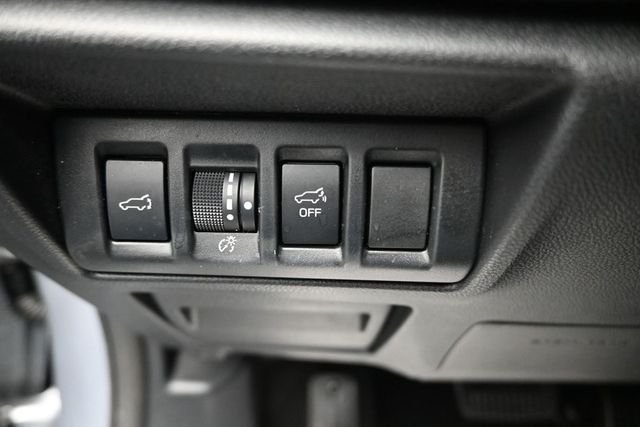 Used 2024 Ice Silver Metallic Subaru Limited image 15