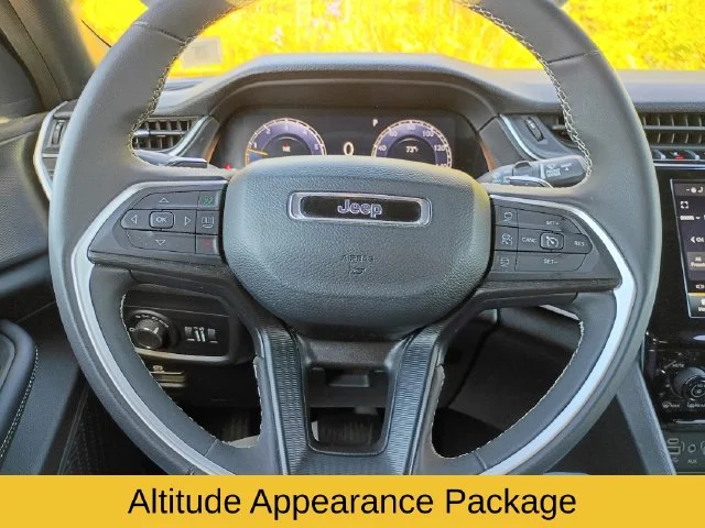 Used 2024 White Jeep Altitude image 13