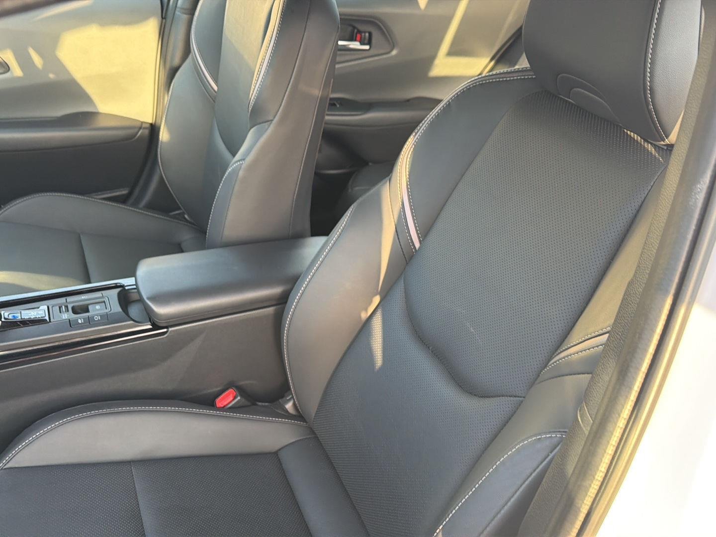 Certified Used 2025 Wind Chill Pearl Toyota XLE image 29