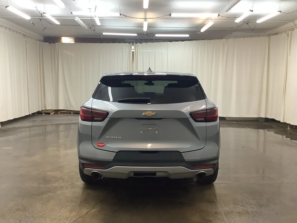 Used 2025 Sterling Gray Metallic Chevrolet LT image 7