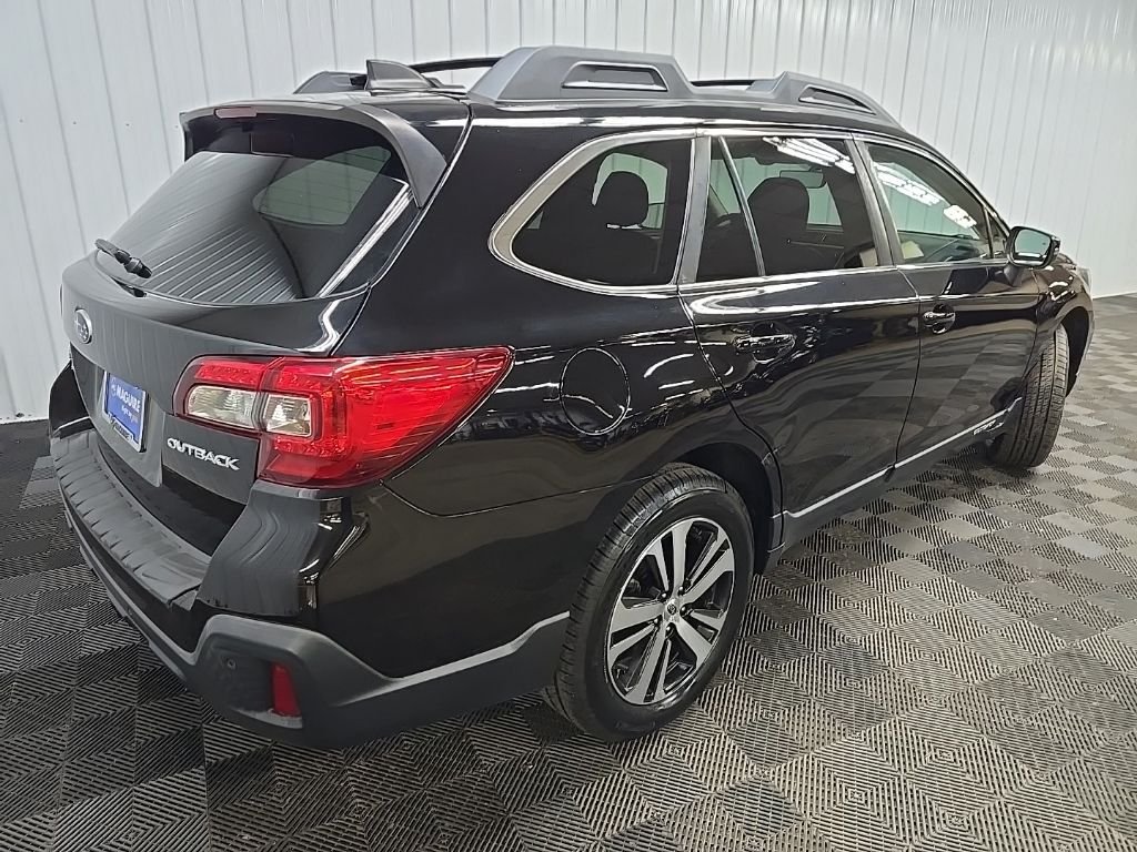 Used 2018 Black Subaru 2.5i image 12