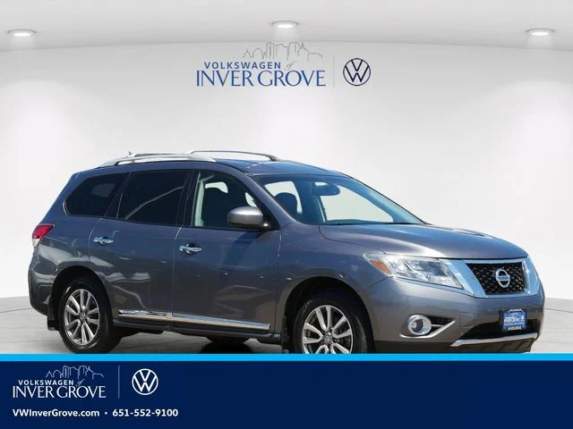 Used 2015 Gray Nissan SL image 1