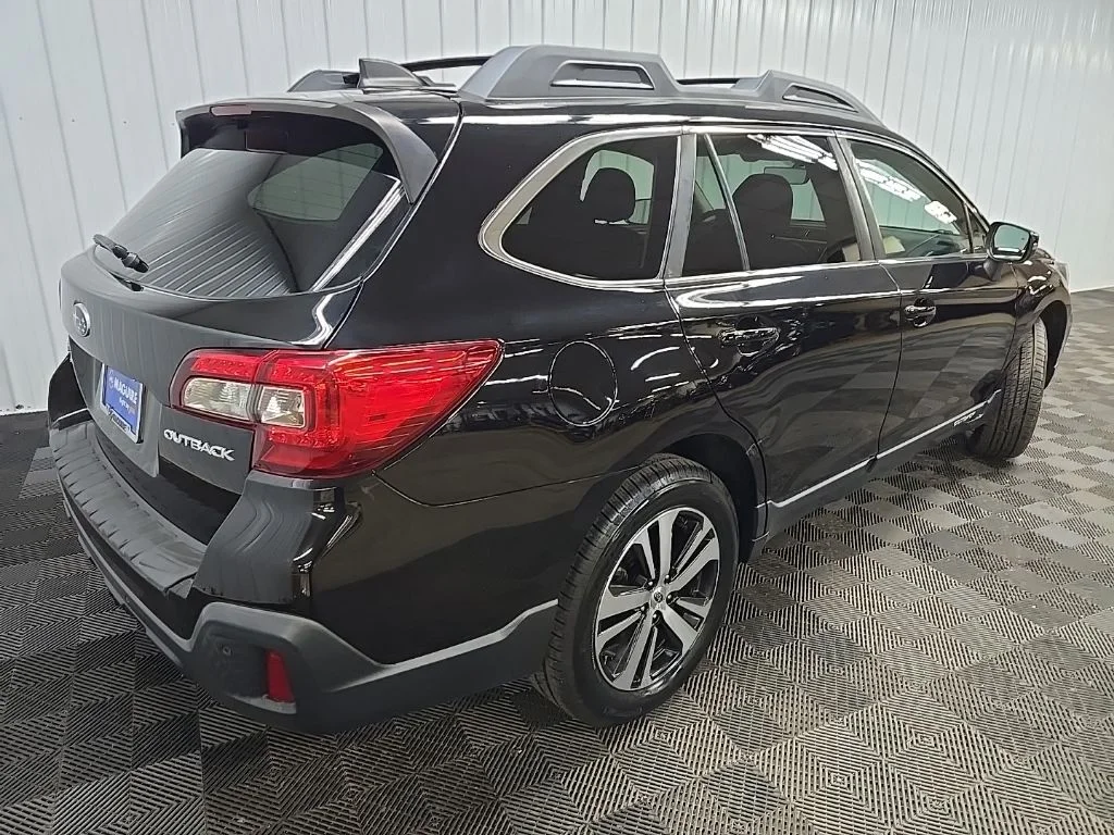 Used 2018 Black Subaru 2.5i image 12
