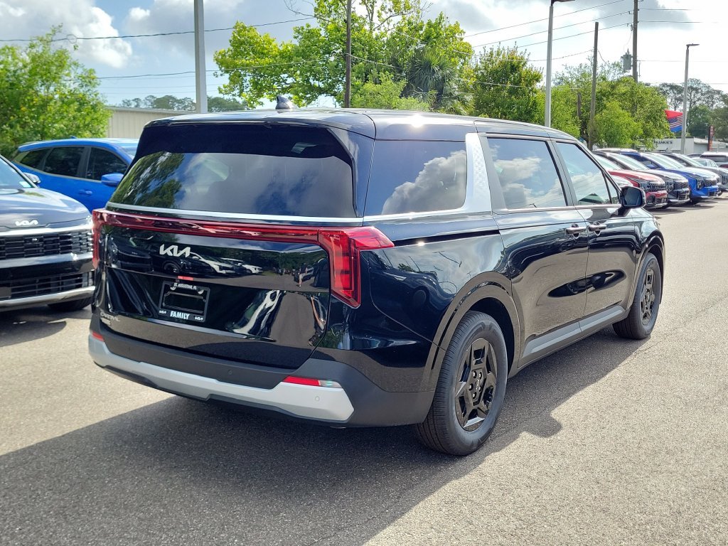 New 2026 Aurora Black Pearl Kia LXS image 6