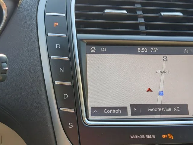 Used 2019 Blue Lincoln Reserve image 27