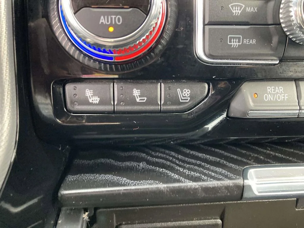 Used 2021 ONYX BLACK GMC Denali image 22
