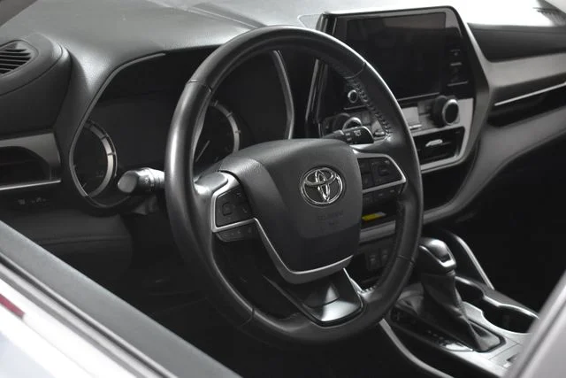 2023 Toyota Highlander XLE - Photo 24