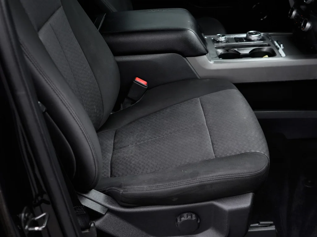 Used 2019 Agate Black Metallic Ford XLT image 27