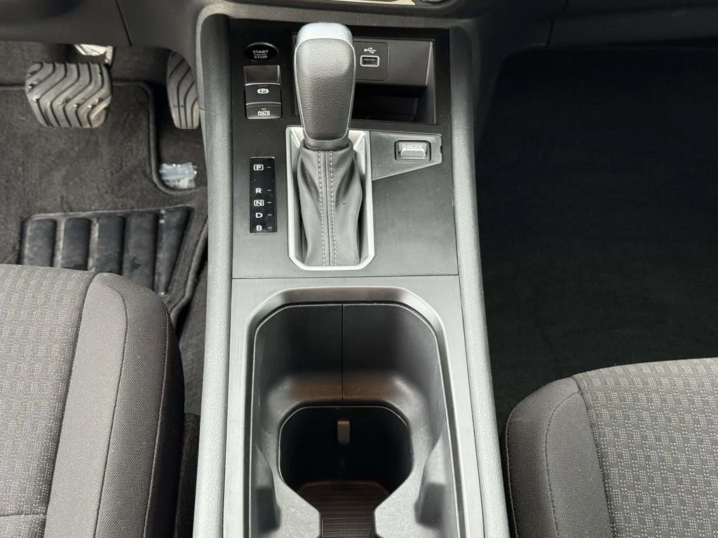Used 2025 White Nissan S image 21