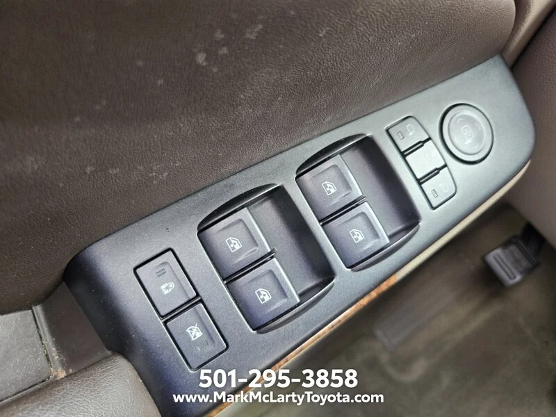 Used 2016 Pearl CHEVROLET 4WD 4DR LTZ image 33