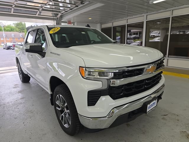 Used 2024 White Chevrolet LT image 7