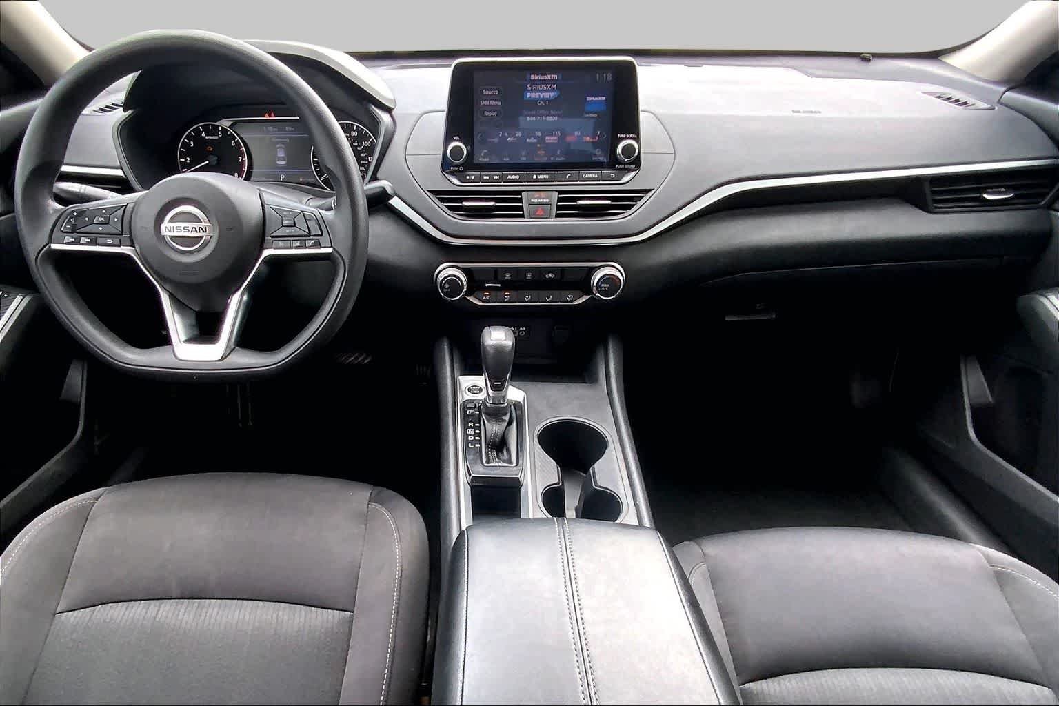 Used 2020 Glacier White Nissan 2.5 S image 15