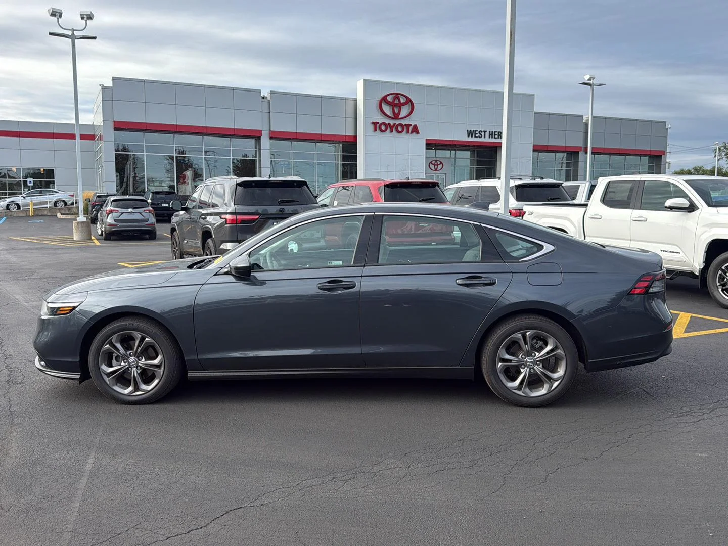 Used 2024 Meteorite Gray Metallic Honda EX image 6