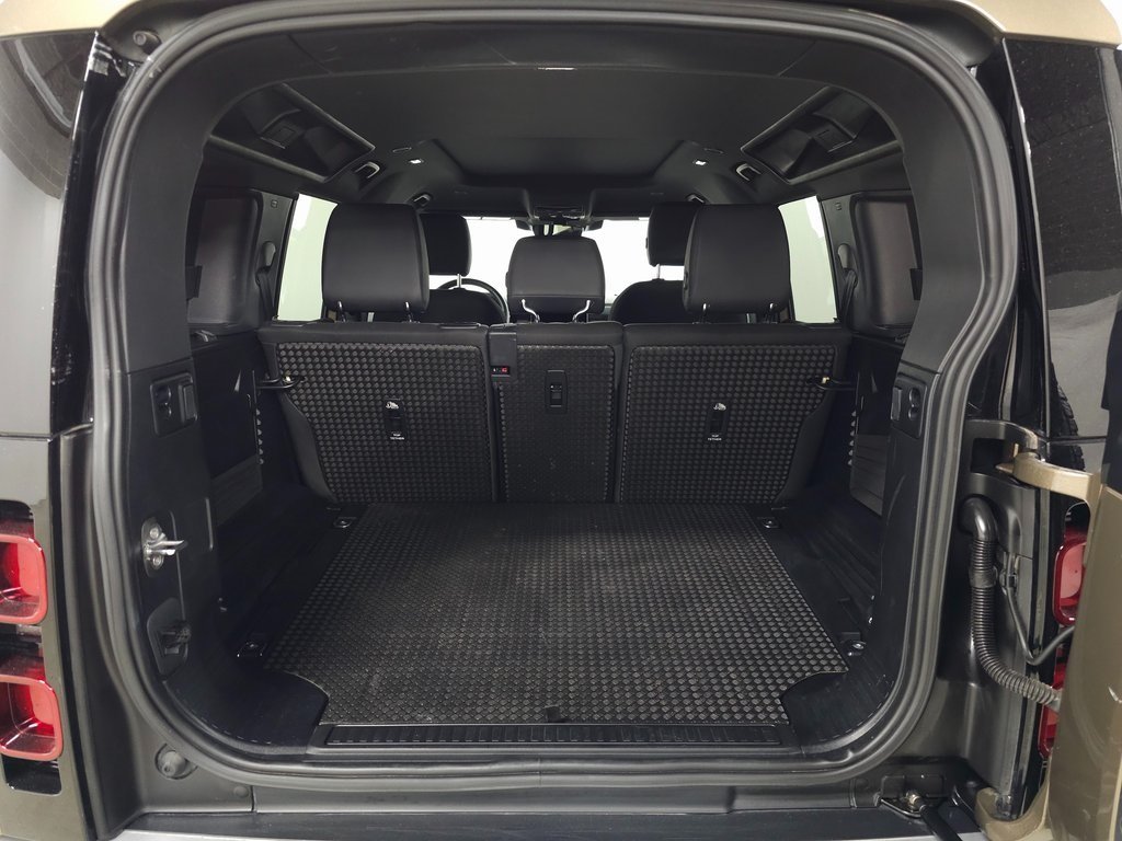 2025 LAND ROVER DEFENDER - Image 6