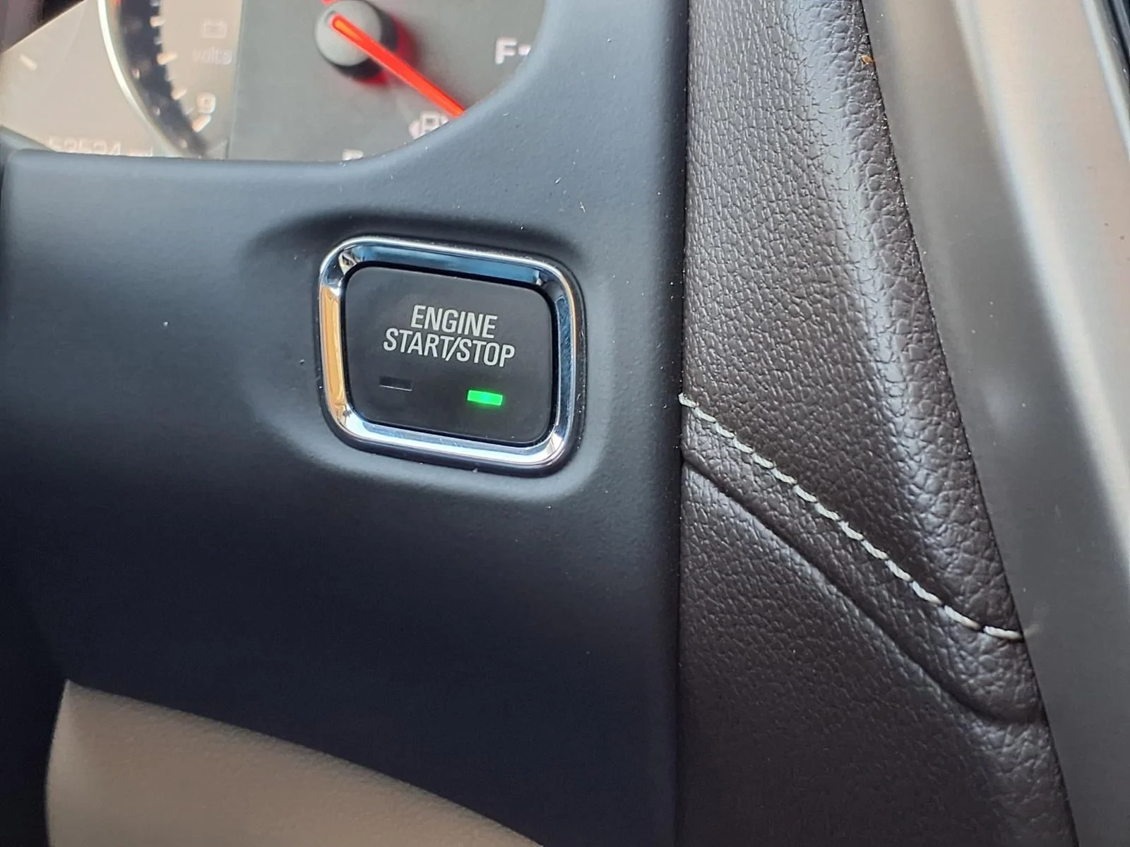 Used 2017 White GMC Denali image 16
