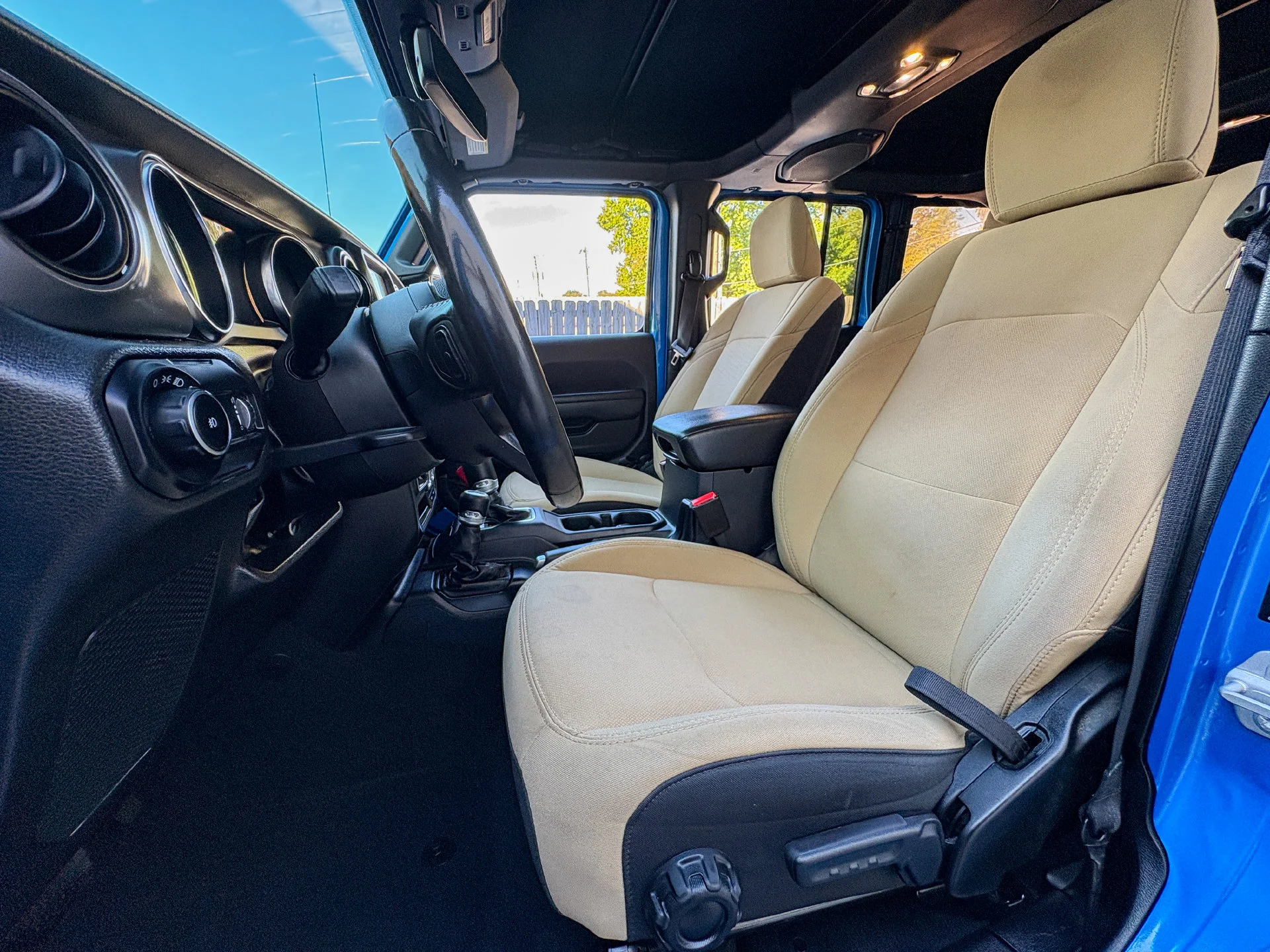 Used 2023 Blue Jeep Sport image 25