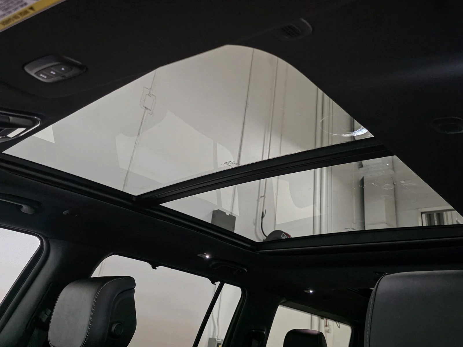 New 2026 High Gloss Black Jeep Limited Reserve image 44