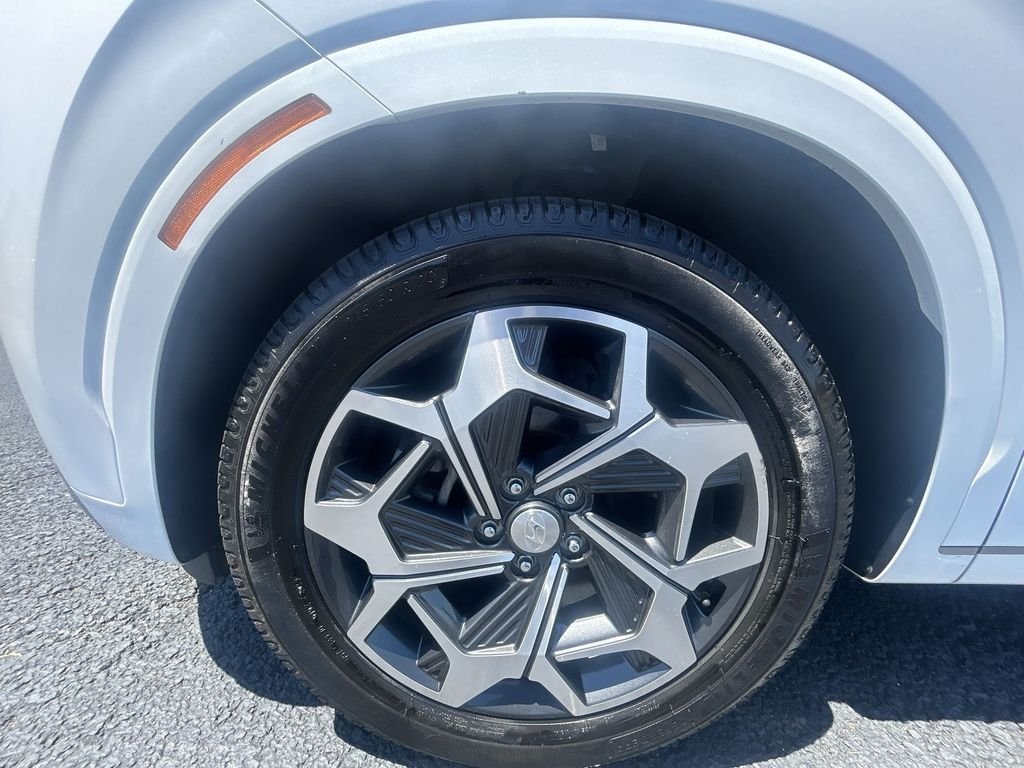 Used 2022 White Hyundai Calligraphy image 16